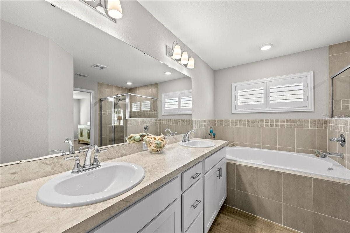 1041 MONTGOMERY LANE, Polk City, FL 33868 1041 MONTGOMERY LANE, Polk City, FL 33868