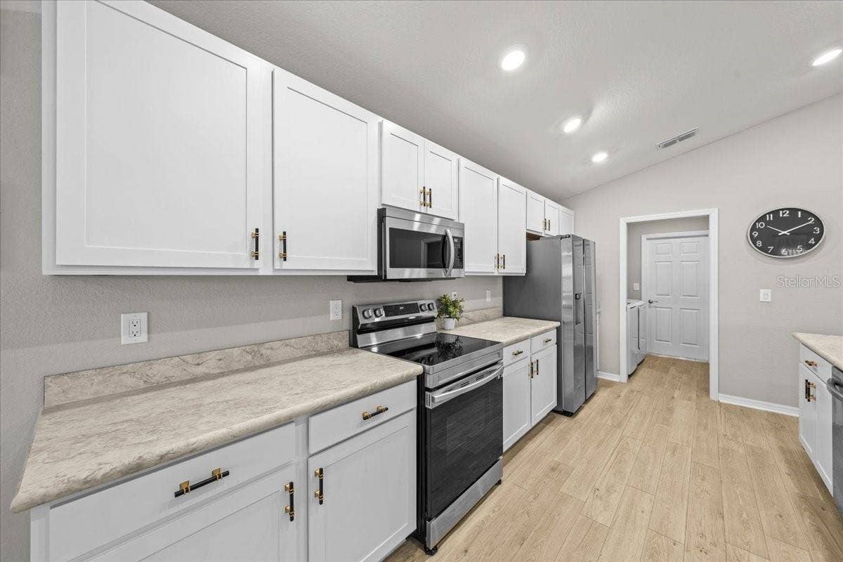 1041 MONTGOMERY LANE, Polk City, FL 33868 1041 MONTGOMERY LANE, Polk City, FL 33868