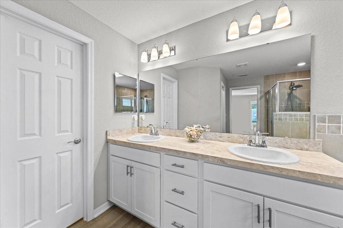 1041 MONTGOMERY LANE, Polk City, FL 33868 1041 MONTGOMERY LANE, Polk City, FL 33868