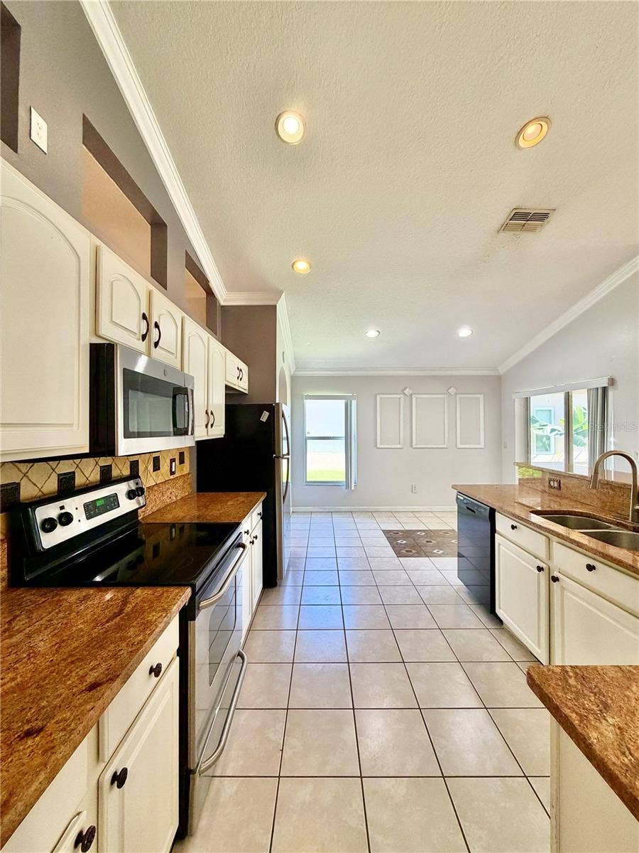 23824 PLANTATION PALMS BOULEVARD, Land O Lakes, FL 34639 23824 PLANTATION PALMS BOULEVARD, Land O Lakes, FL 34639