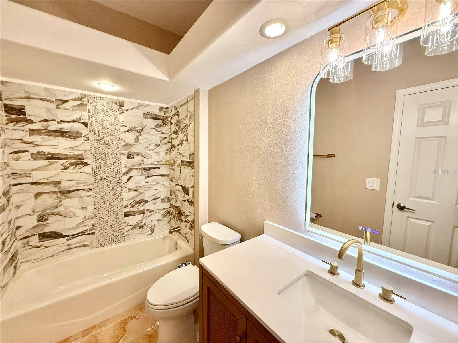 10334 LONGWOOD DRIVE, Seminole, FL 33777 10334 LONGWOOD DRIVE, Seminole, FL 33777