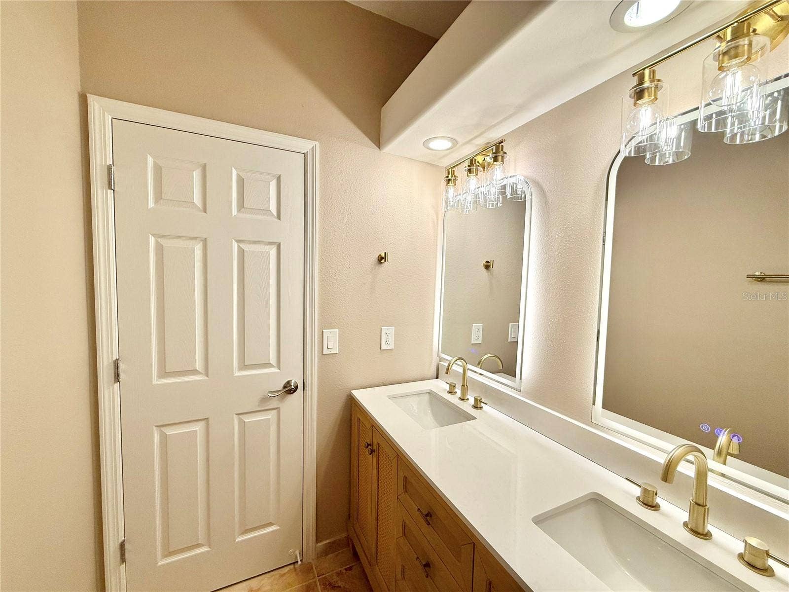 10334 LONGWOOD DRIVE, Seminole, FL 33777 10334 LONGWOOD DRIVE, Seminole, FL 33777