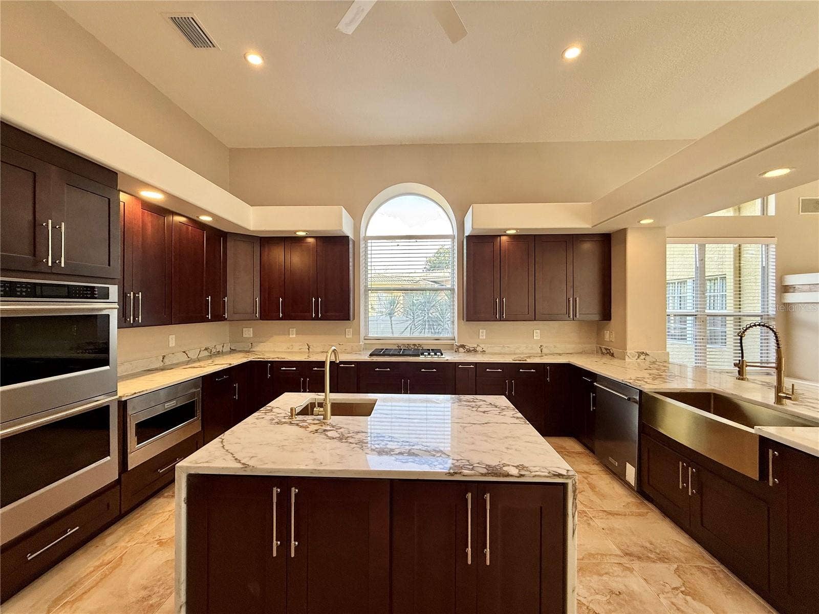 10334 LONGWOOD DRIVE, Seminole, FL 33777 10334 LONGWOOD DRIVE, Seminole, FL 33777
