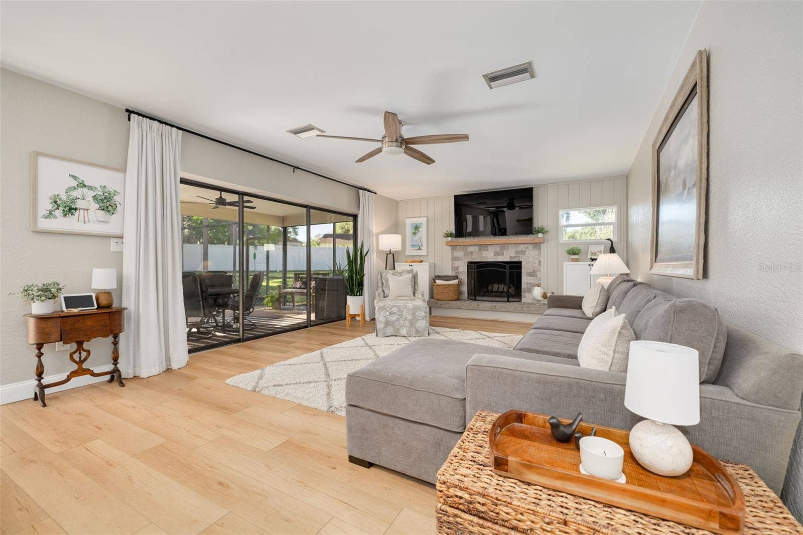 1496 TREETOP DRIVE, Palm Harbor, FL 34683 FAMILY ROOM