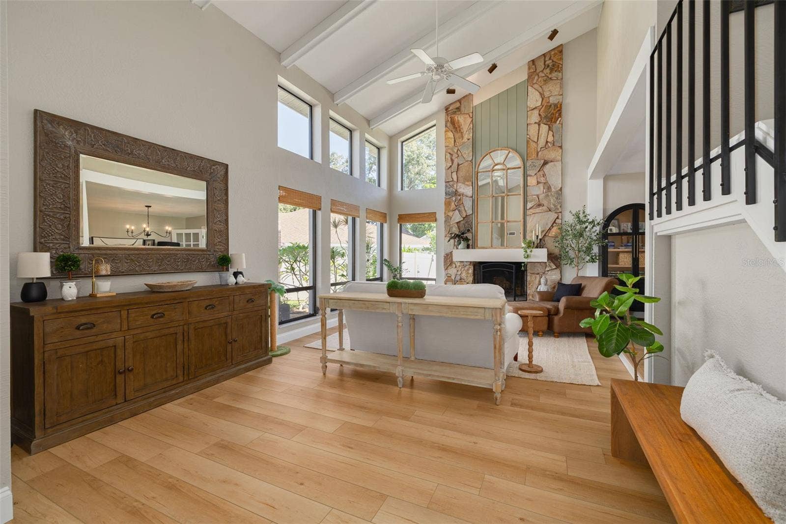 1496 TREETOP DRIVE, Palm Harbor, FL 34683 LIVING ROOM