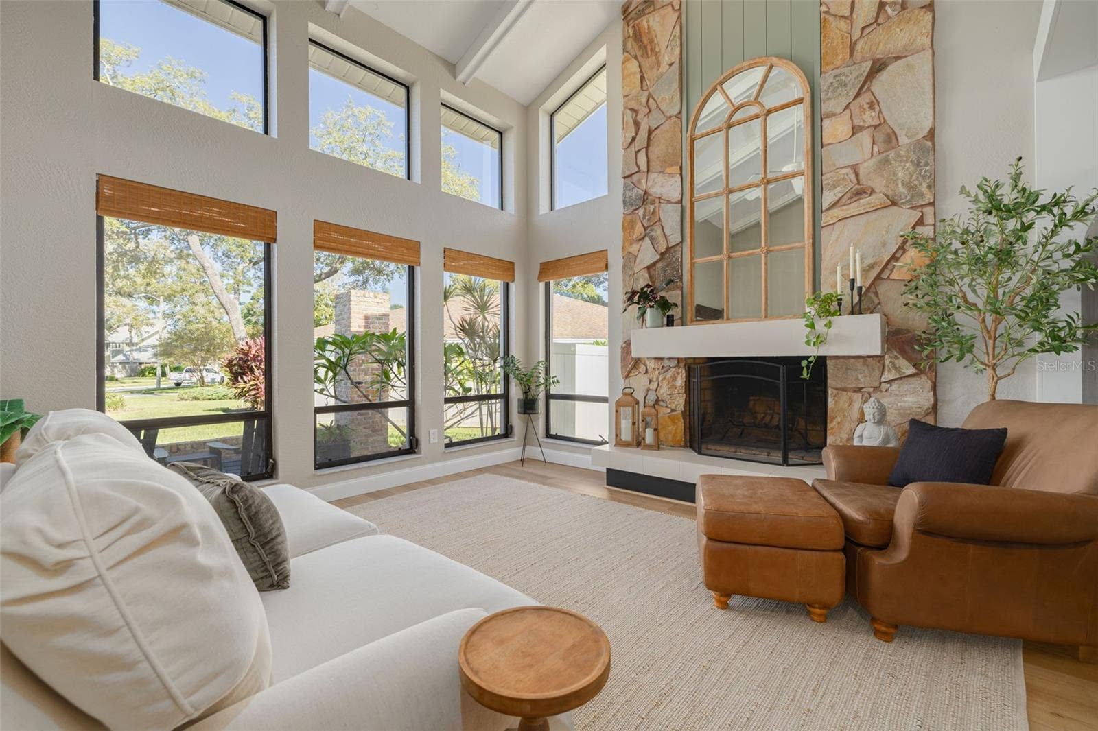 1496 TREETOP DRIVE, Palm Harbor, FL 34683 LIVING ROOM