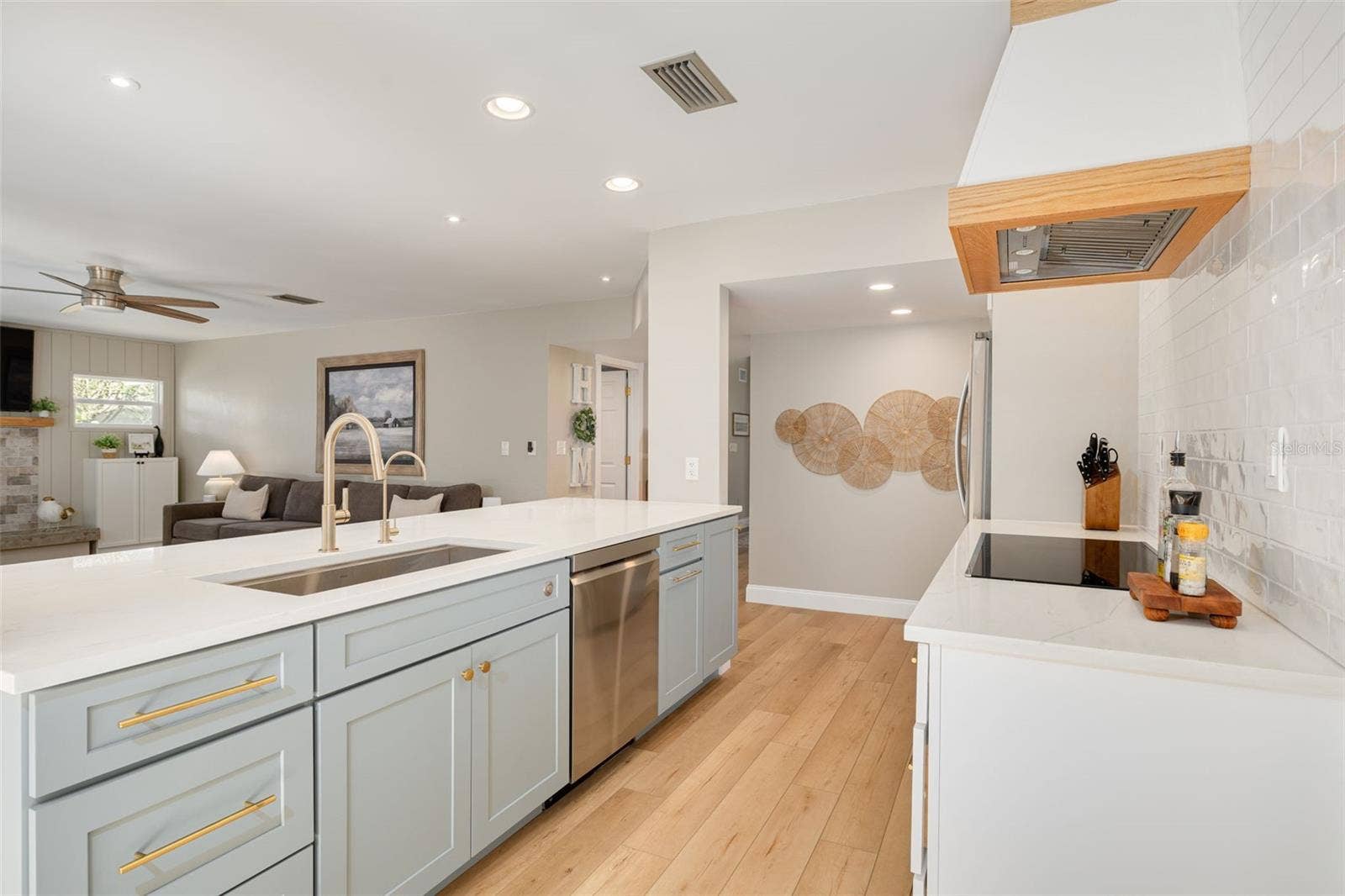 1496 TREETOP DRIVE, Palm Harbor, FL 34683 1496 TREETOP DRIVE, Palm Harbor, FL 34683