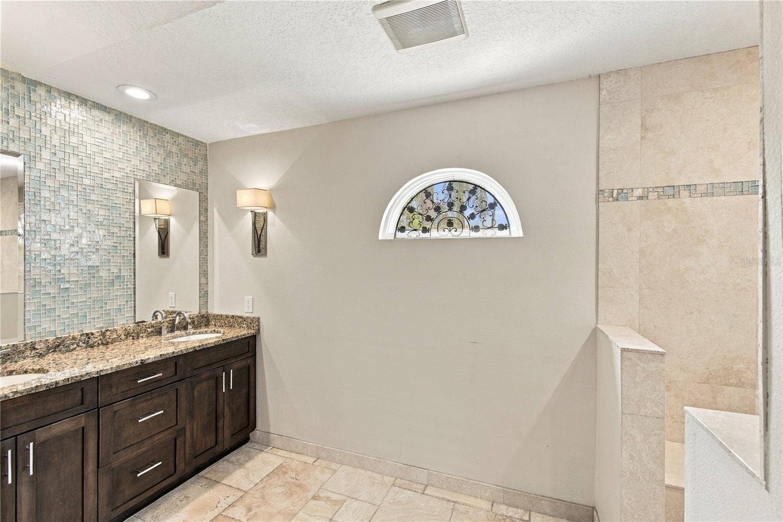 2202 GLEN MIST DRIVE, Valrico, FL 33594