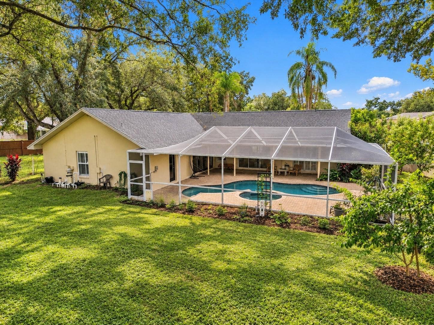 2202 GLEN MIST DRIVE, Valrico, FL 33594