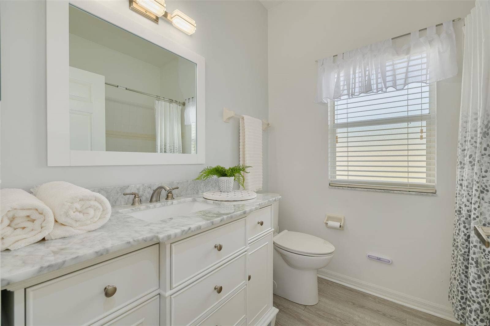 3755 DARSTON STREET, Palm Harbor, FL 34685 Guest Bathroom