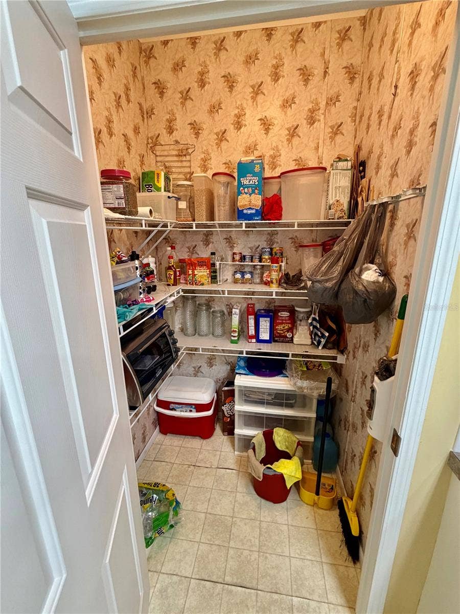 34012 AZALEA DRIVE N, Pinellas Park, FL 33781 Large pantry