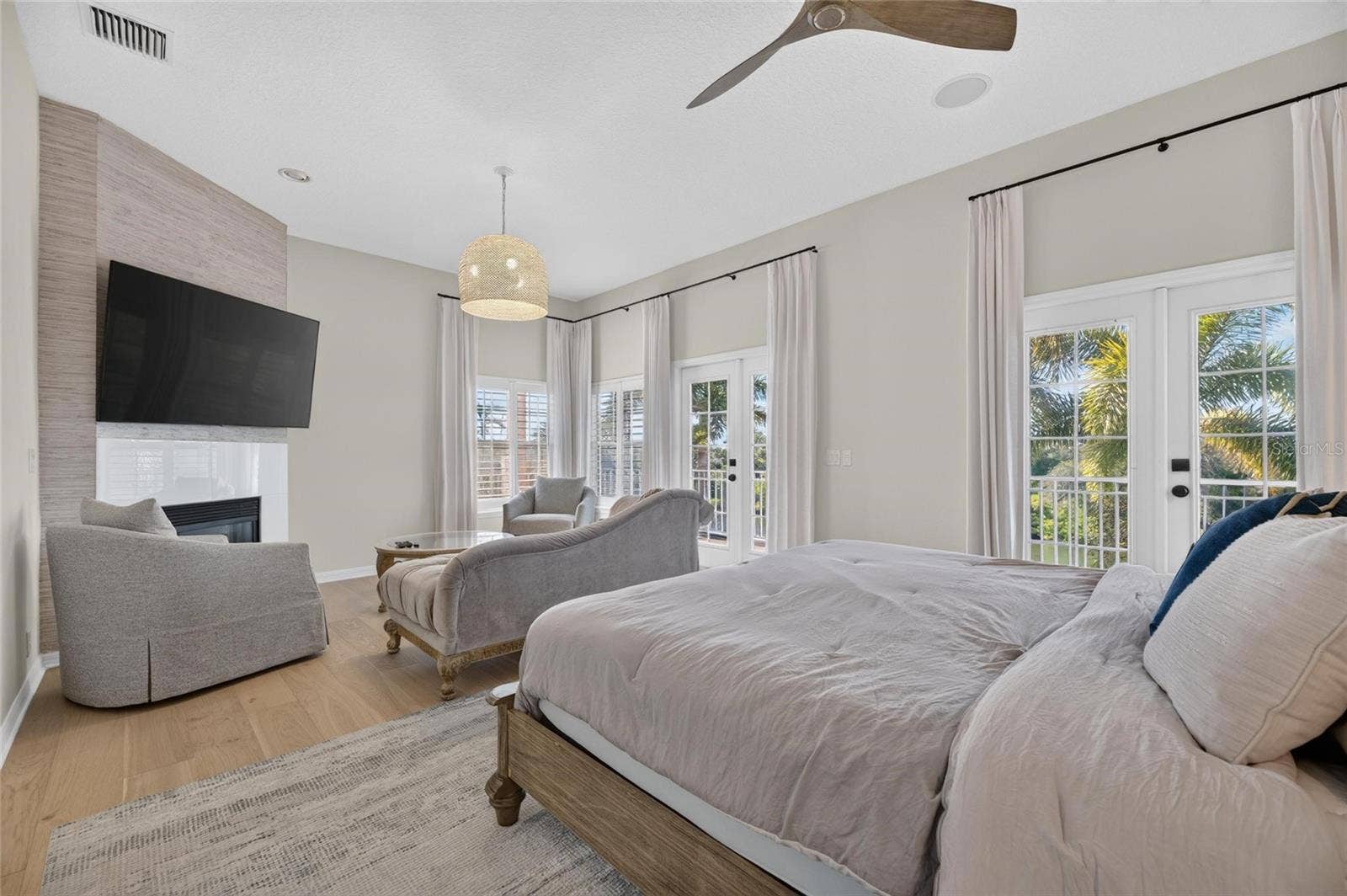 825 ISLEBAY DRIVE, Apollo Beach, FL 33572 825 ISLEBAY DRIVE, Apollo Beach, FL 33572