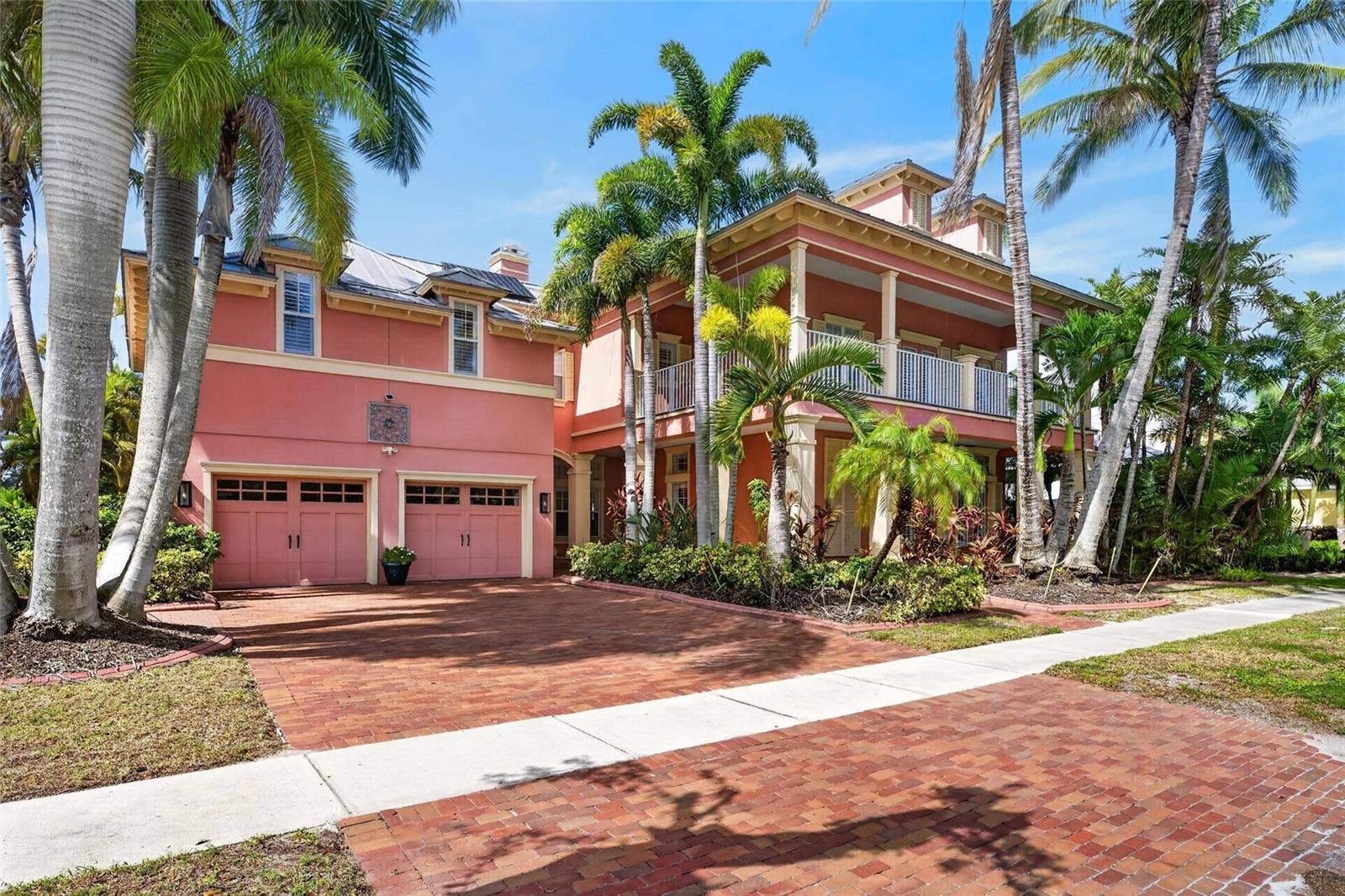 825 ISLEBAY DRIVE, Apollo Beach, FL 33572 825 ISLEBAY DRIVE, Apollo Beach, FL 33572