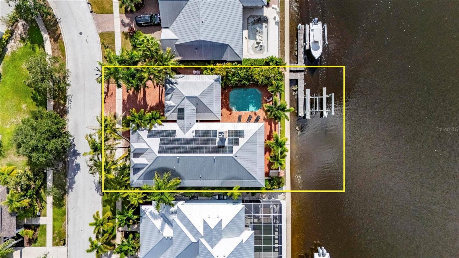 825 ISLEBAY DRIVE, Apollo Beach, FL 33572 825 ISLEBAY DRIVE, Apollo Beach, FL 33572