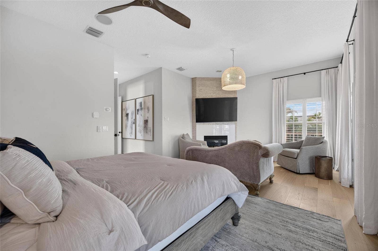 825 ISLEBAY DRIVE, Apollo Beach, FL 33572 825 ISLEBAY DRIVE, Apollo Beach, FL 33572
