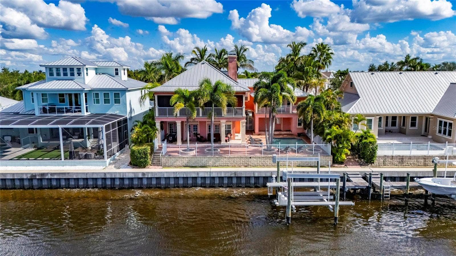 825 ISLEBAY DRIVE, Apollo Beach, FL 33572 825 ISLEBAY DRIVE, Apollo Beach, FL 33572