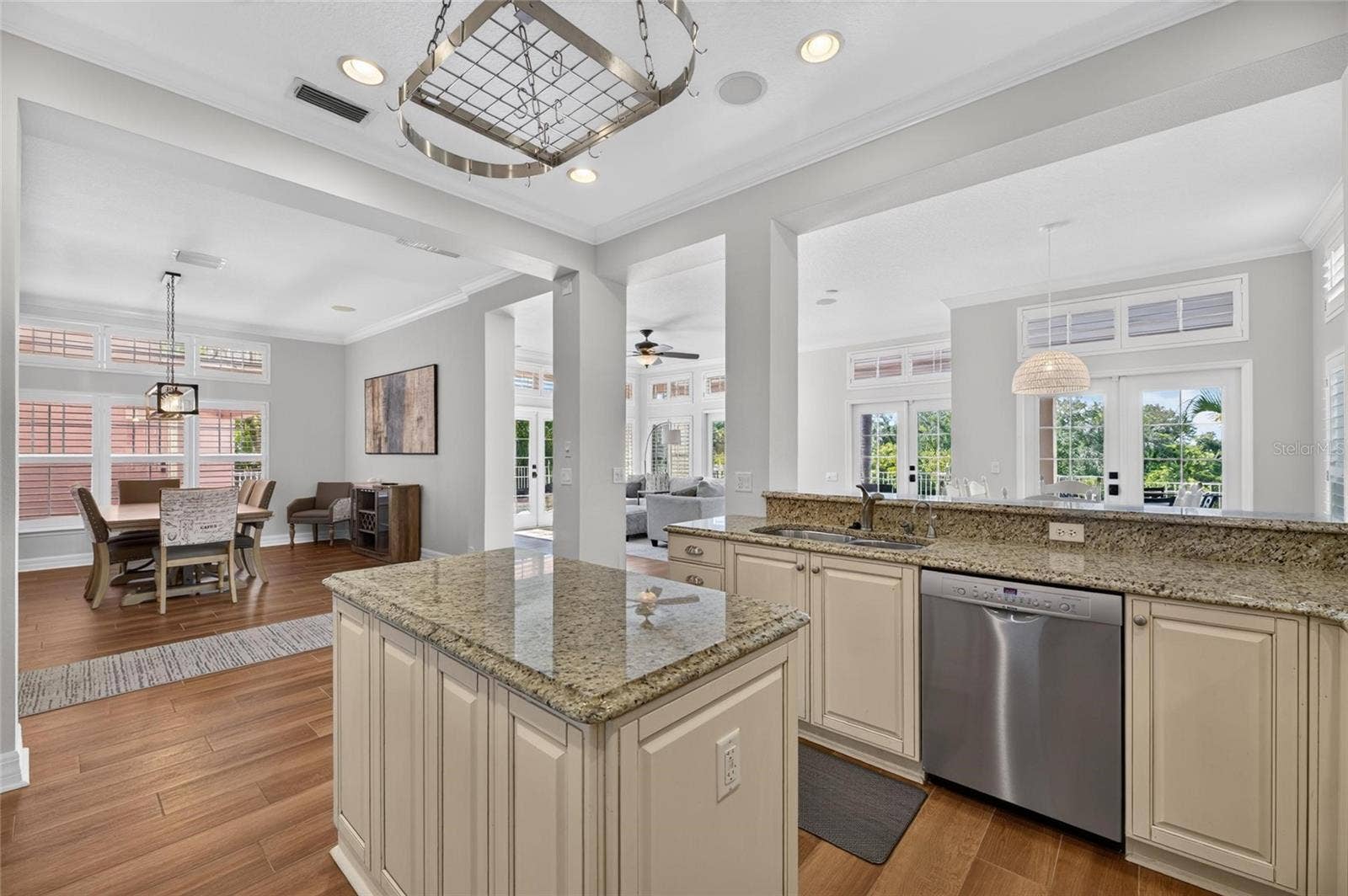 825 ISLEBAY DRIVE, Apollo Beach, FL 33572 825 ISLEBAY DRIVE, Apollo Beach, FL 33572
