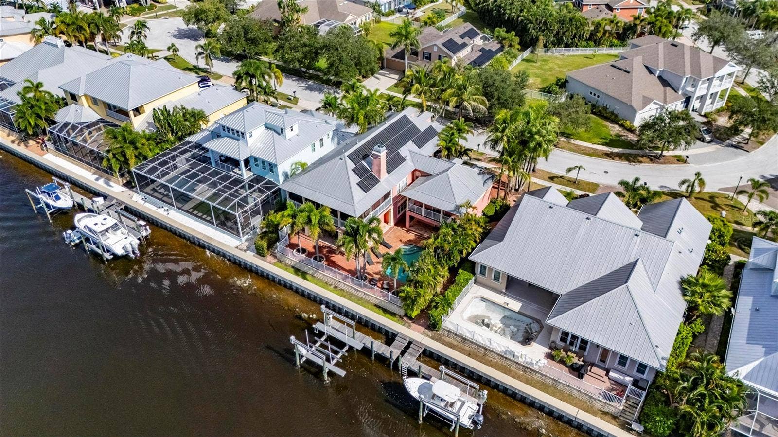 825 ISLEBAY DRIVE, Apollo Beach, FL 33572 825 ISLEBAY DRIVE, Apollo Beach, FL 33572