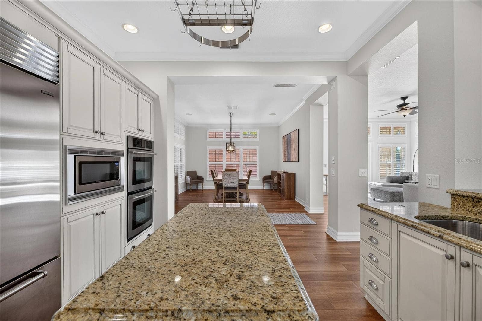 825 ISLEBAY DRIVE, Apollo Beach, FL 33572 825 ISLEBAY DRIVE, Apollo Beach, FL 33572