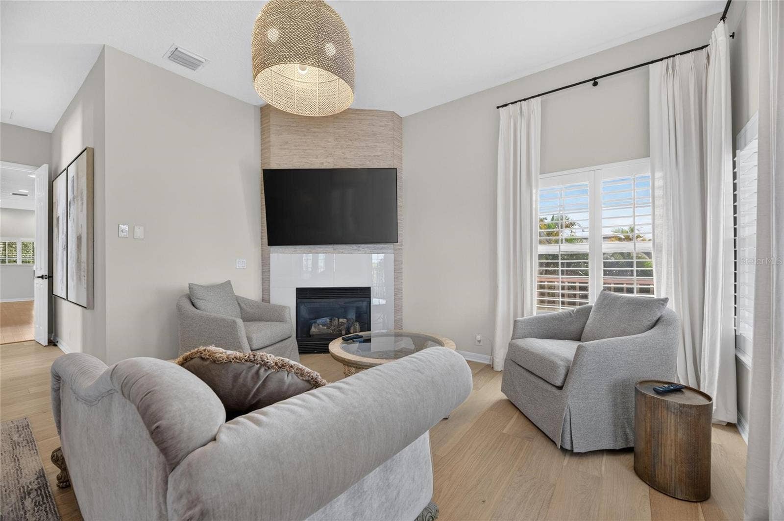 825 ISLEBAY DRIVE, Apollo Beach, FL 33572 825 ISLEBAY DRIVE, Apollo Beach, FL 33572