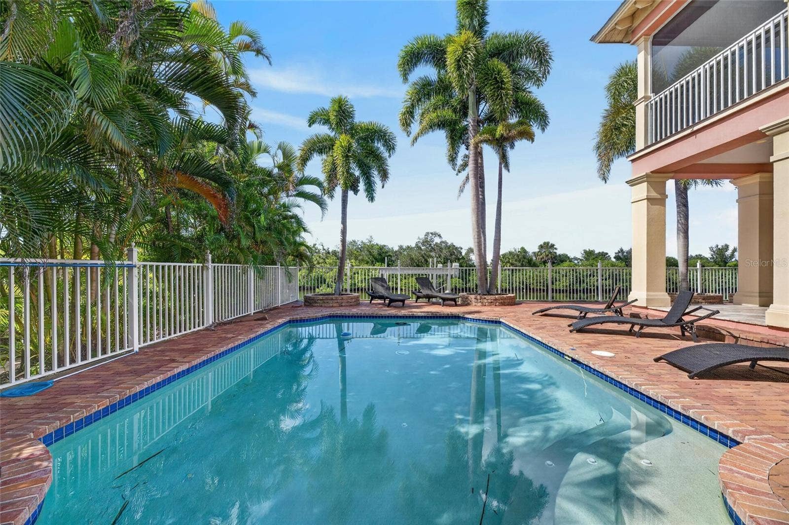 825 ISLEBAY DRIVE, Apollo Beach, FL 33572 825 ISLEBAY DRIVE, Apollo Beach, FL 33572
