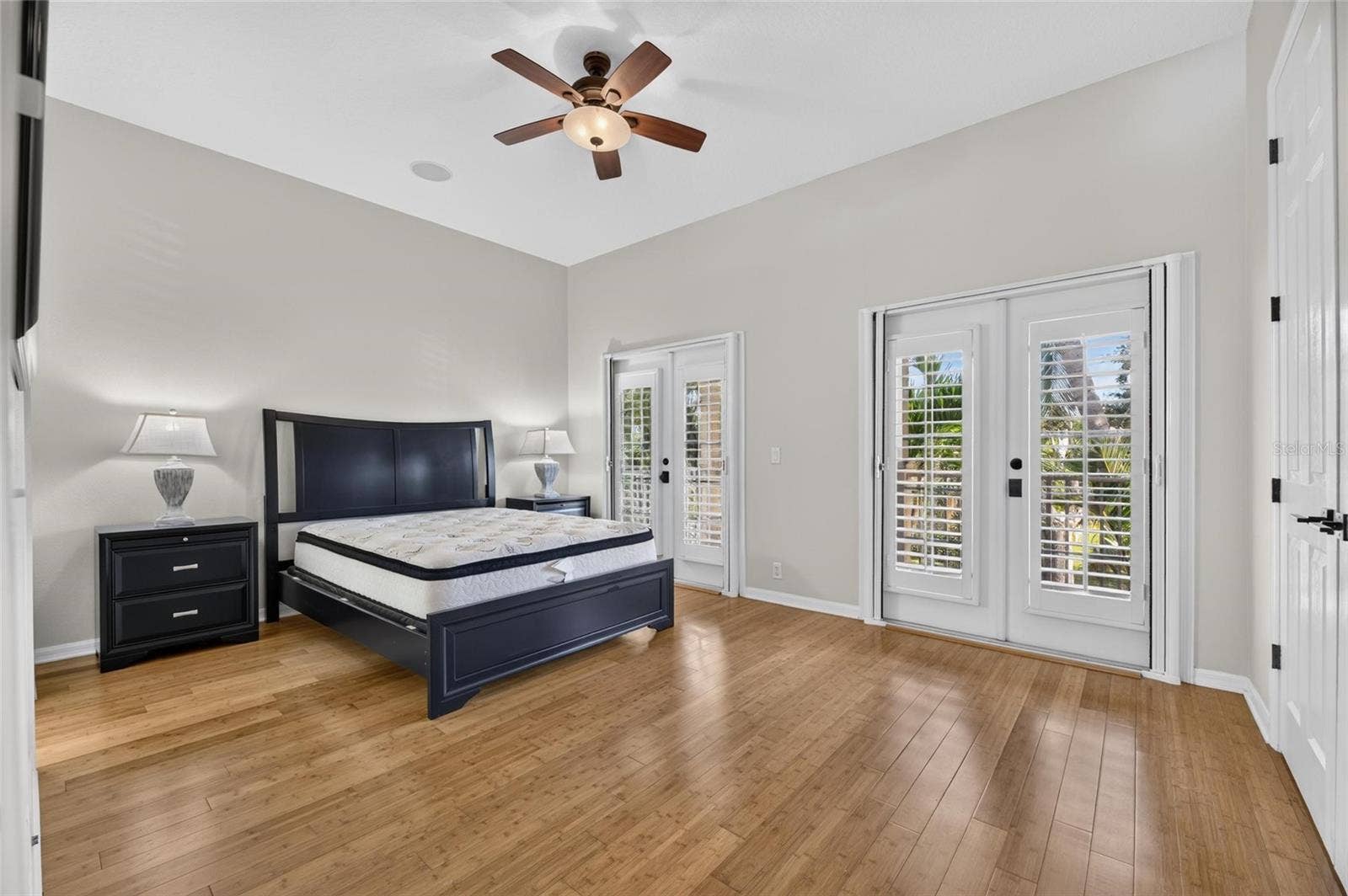 825 ISLEBAY DRIVE, Apollo Beach, FL 33572 825 ISLEBAY DRIVE, Apollo Beach, FL 33572