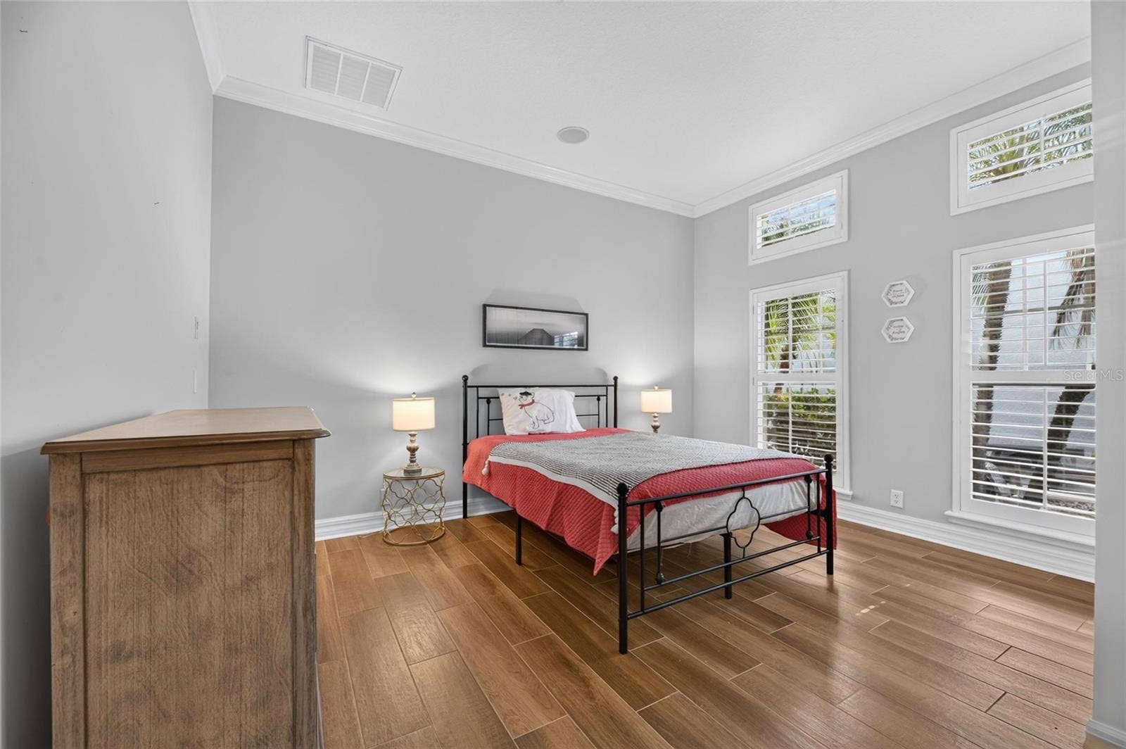 825 ISLEBAY DRIVE, Apollo Beach, FL 33572 825 ISLEBAY DRIVE, Apollo Beach, FL 33572