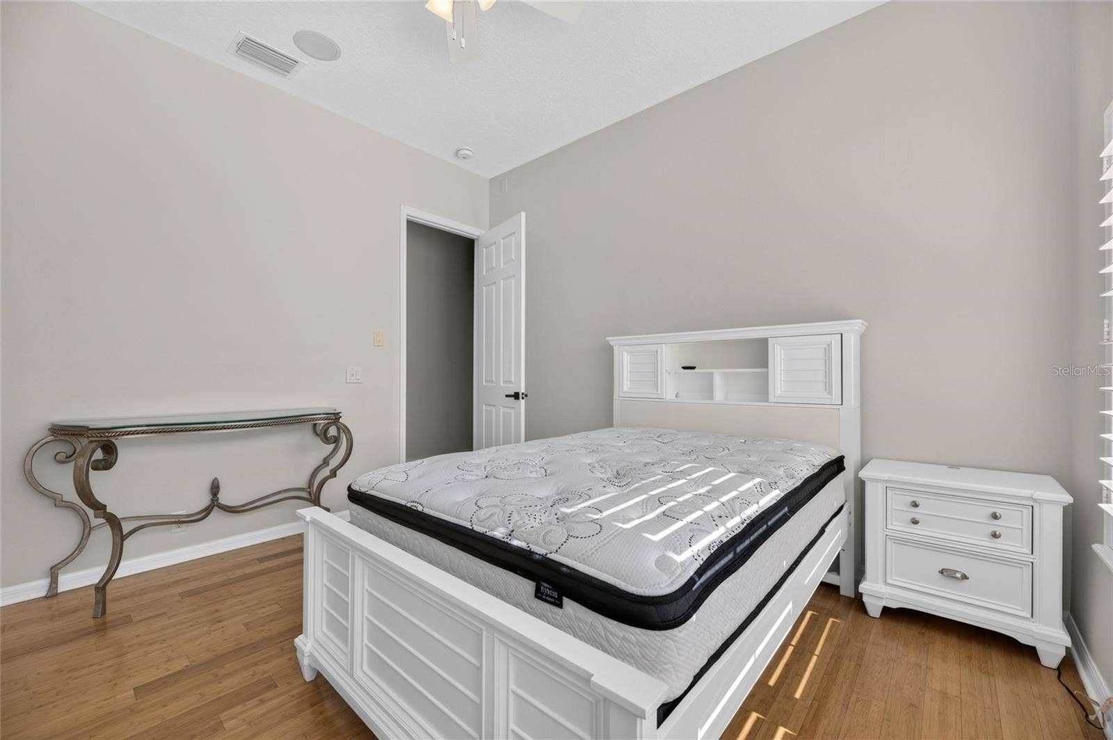825 ISLEBAY DRIVE, Apollo Beach, FL 33572 825 ISLEBAY DRIVE, Apollo Beach, FL 33572