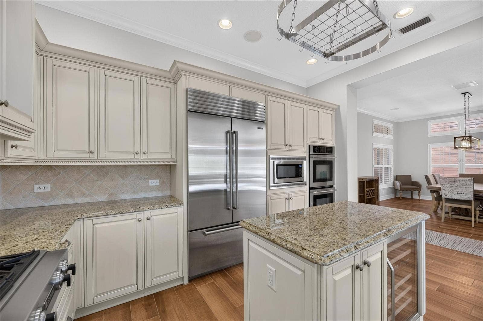 825 ISLEBAY DRIVE, Apollo Beach, FL 33572 825 ISLEBAY DRIVE, Apollo Beach, FL 33572