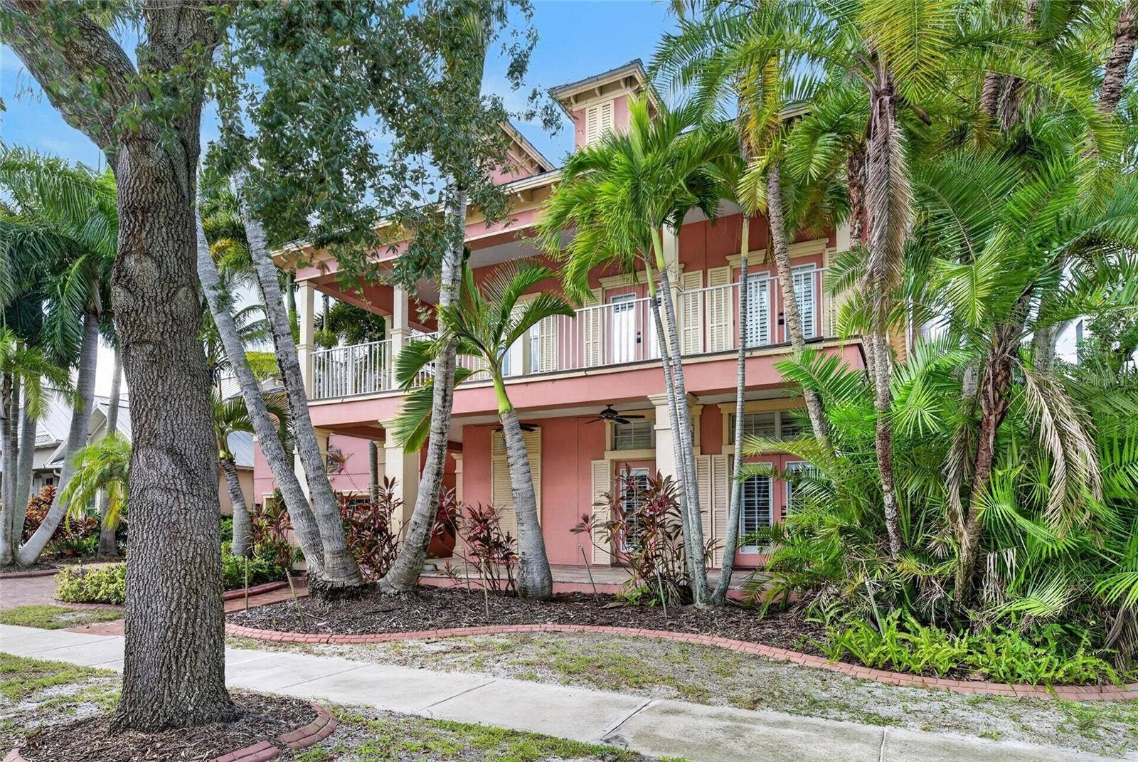 825 ISLEBAY DRIVE, Apollo Beach, FL 33572 825 ISLEBAY DRIVE, Apollo Beach, FL 33572