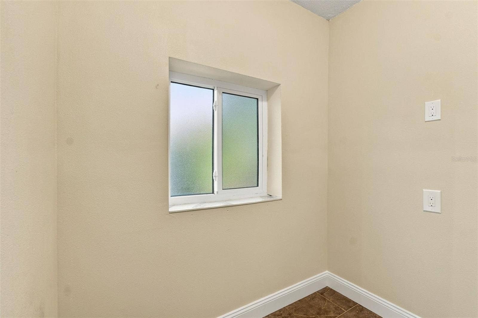 5300 PILOTS PLACE, New Port Richey, FL 34652