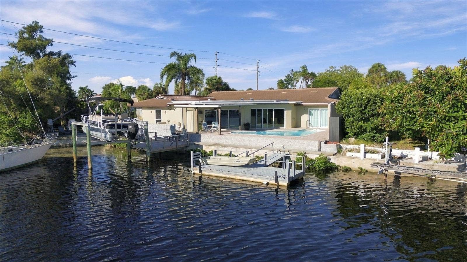 5300 PILOTS PLACE, New Port Richey, FL 34652