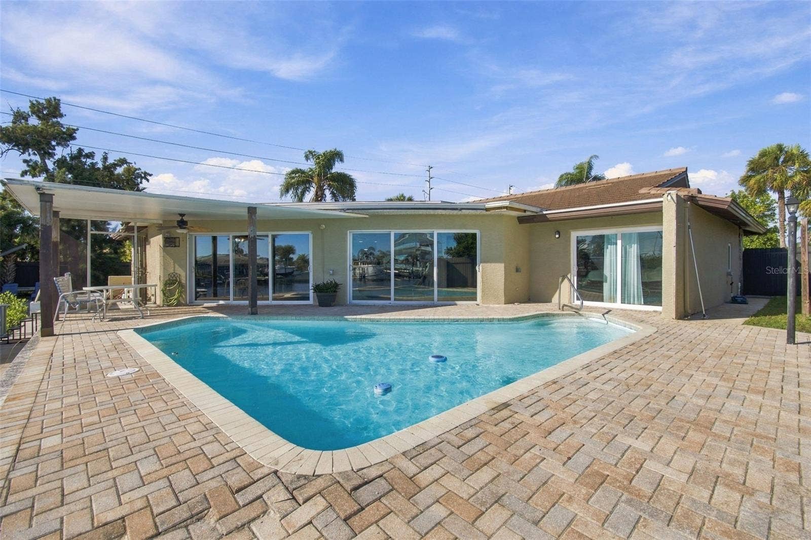 5300 PILOTS PLACE, New Port Richey, FL 34652