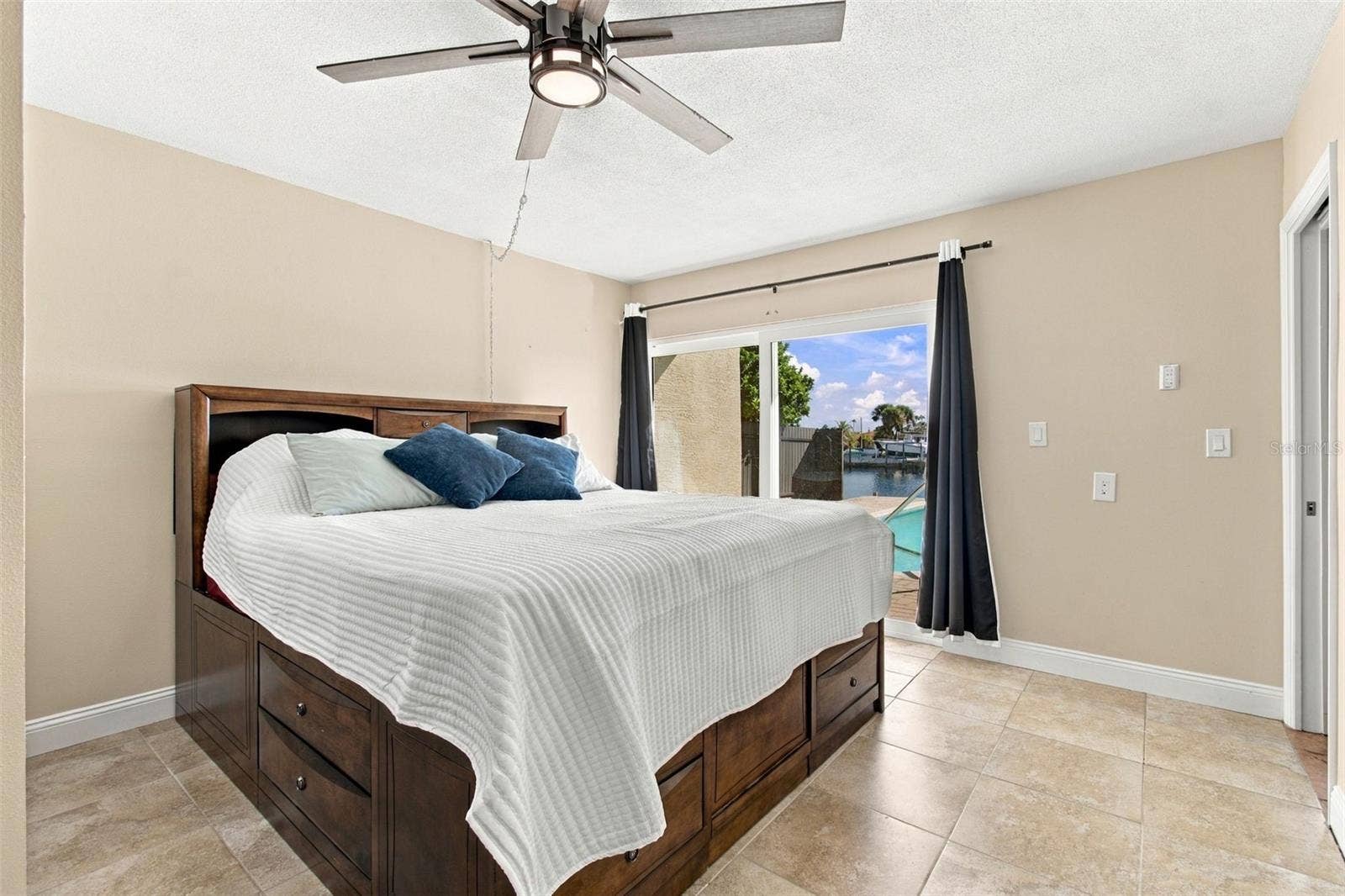 5300 PILOTS PLACE, New Port Richey, FL 34652