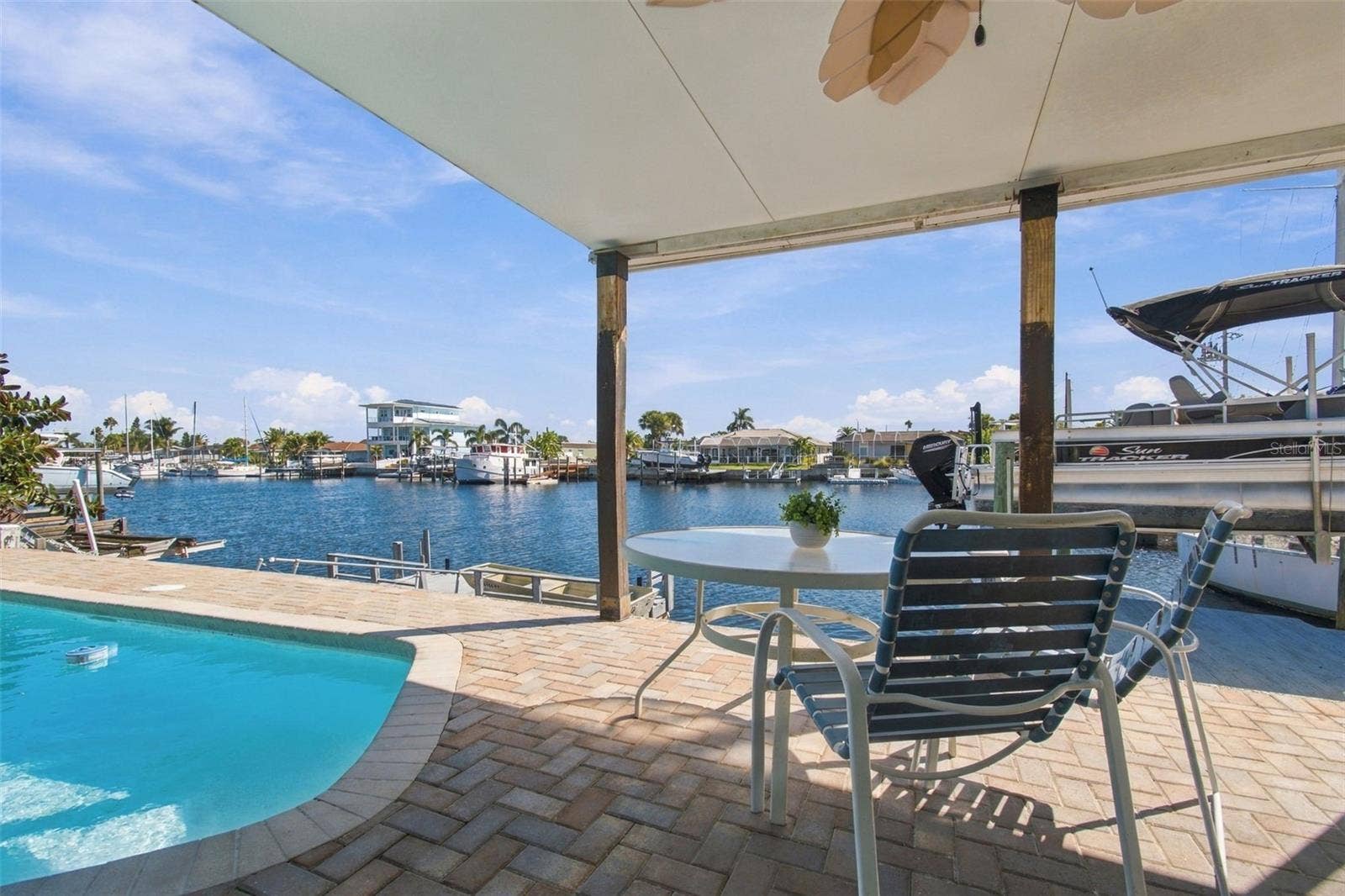 5300 PILOTS PLACE, New Port Richey, FL 34652