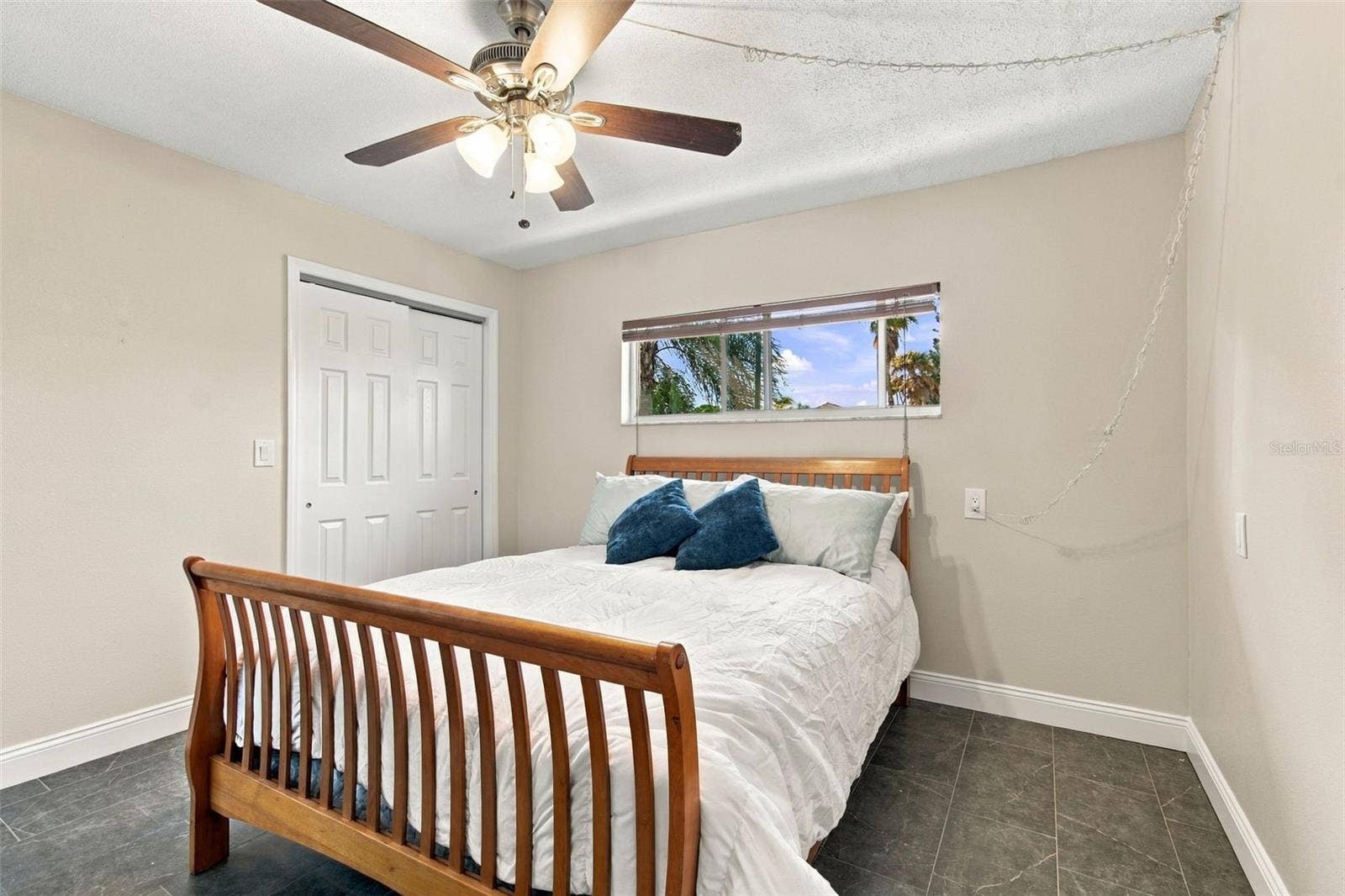 2nd bedroom
