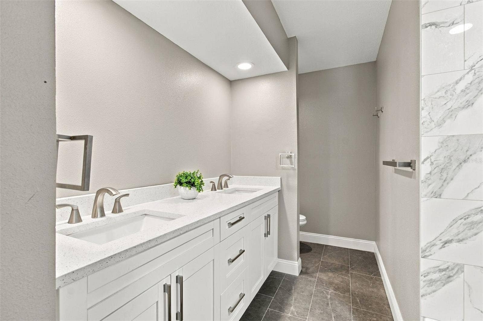 5300 PILOTS PLACE, New Port Richey, FL 34652