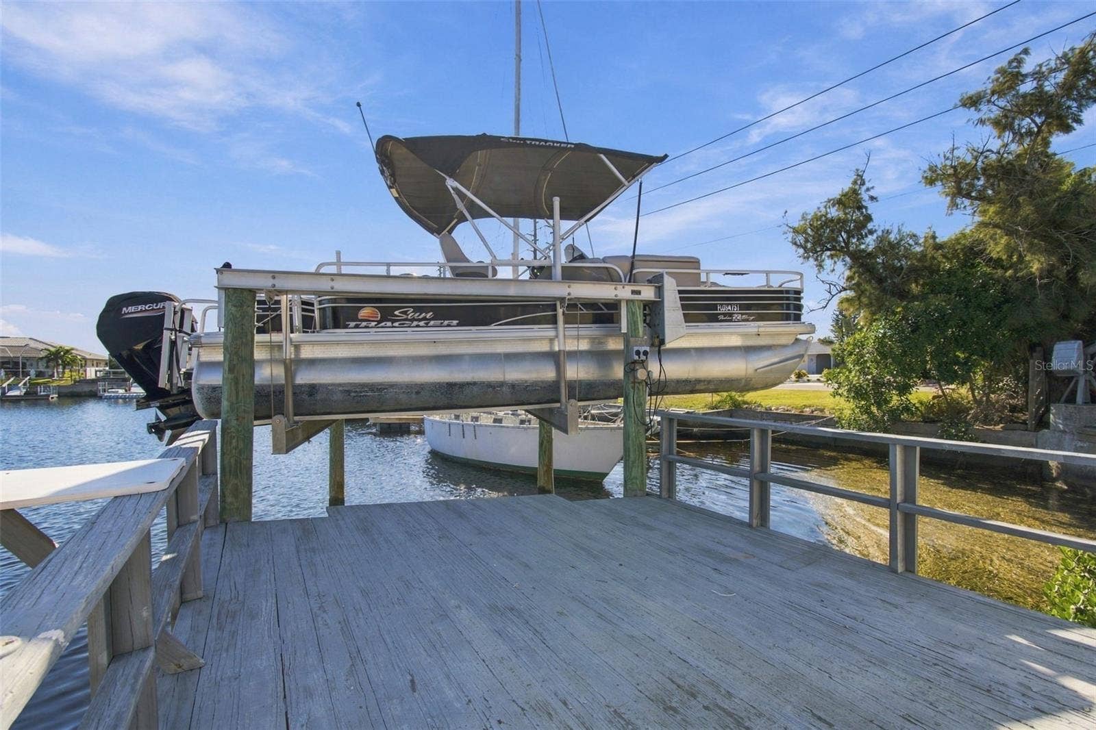 5300 PILOTS PLACE, New Port Richey, FL 34652