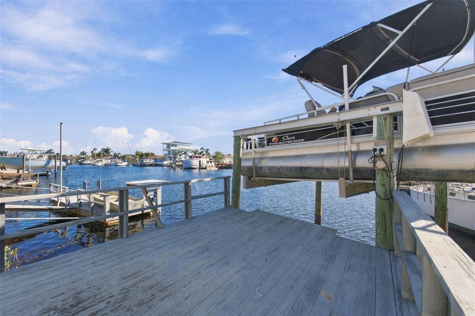 5300 PILOTS PLACE, New Port Richey, FL 34652