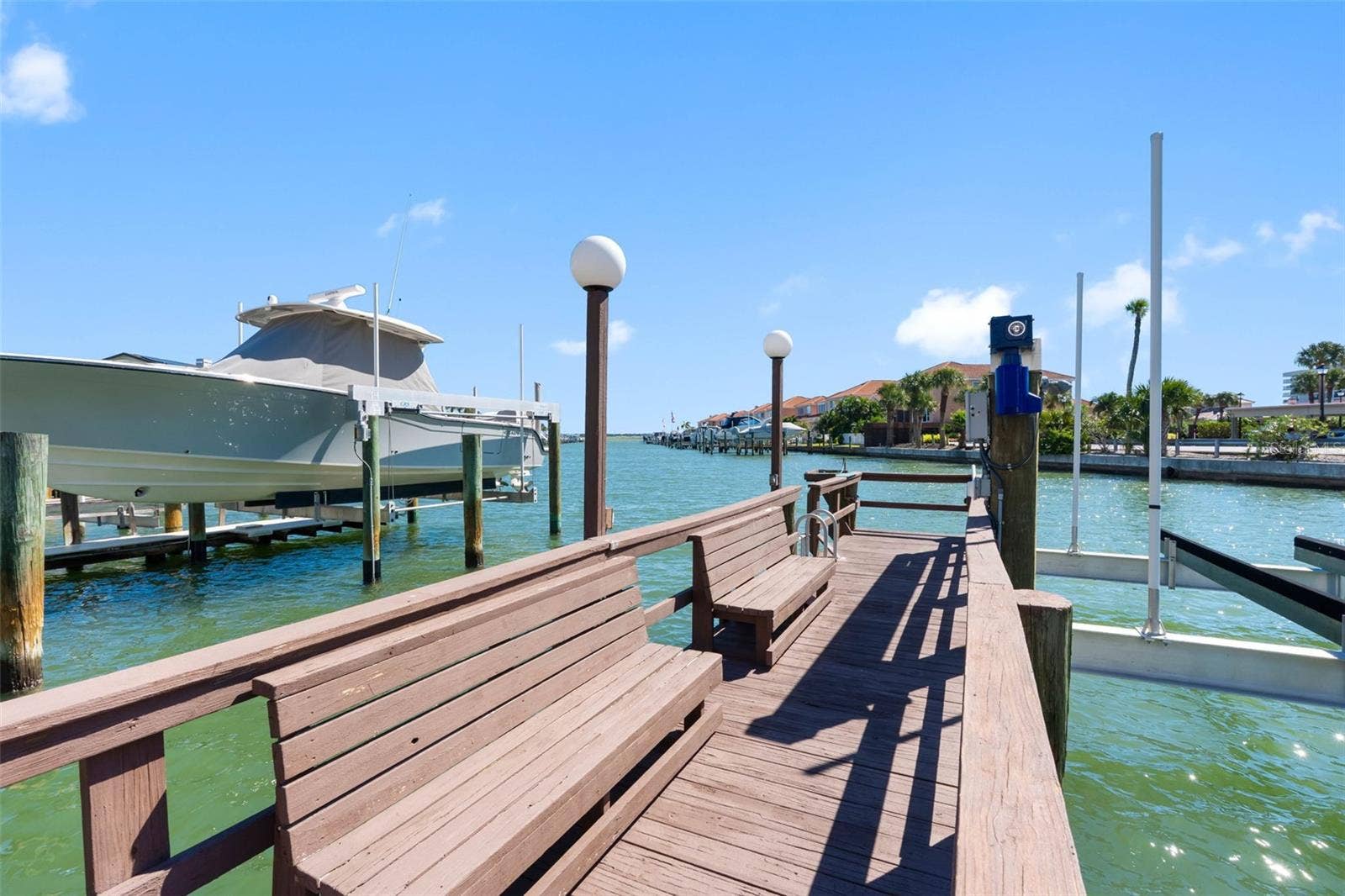 Fishing pier