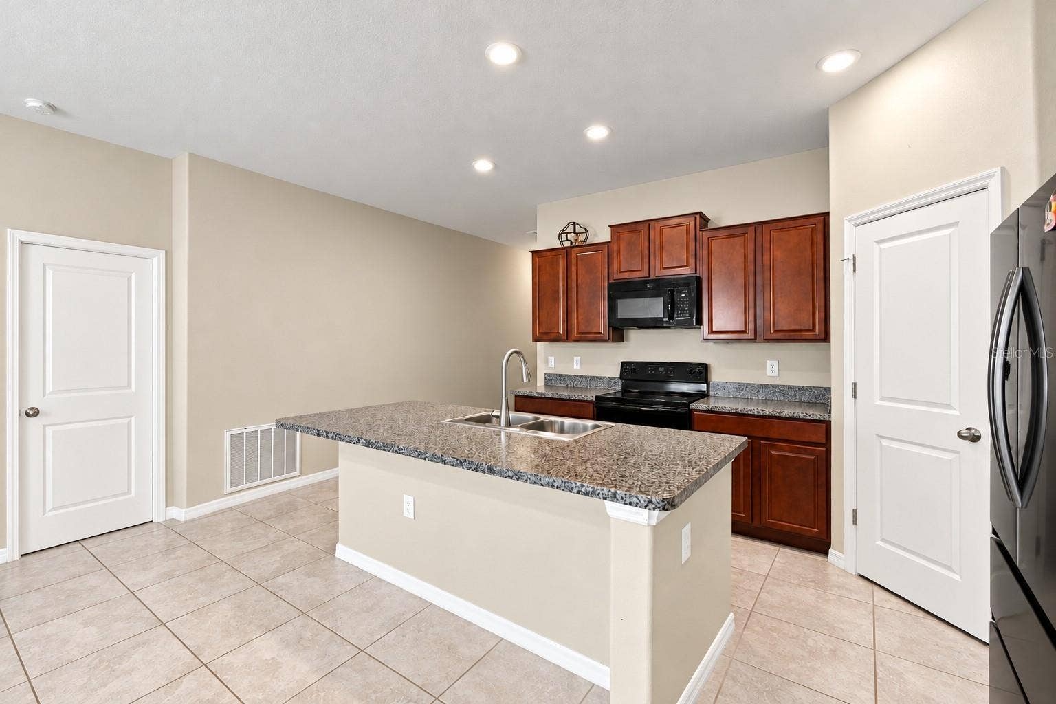 3808 KEARSNEY ABBEY CIRCLE, Dover, FL 33527 3808 KEARSNEY ABBEY CIRCLE, Dover, FL 33527