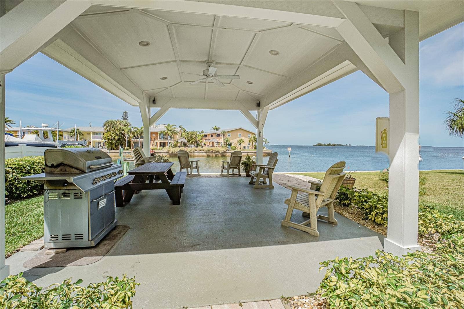 464 PAULA DRIVE N, #116, Dunedin, FL 34698 Community Gazebo