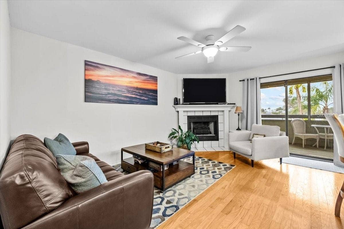 2392 HANOVER DRIVE, Dunedin, FL 34698 2392 HANOVER DRIVE, Dunedin, FL 34698