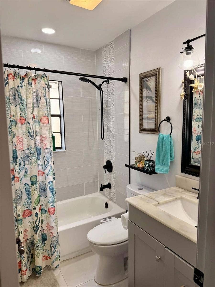 3414 CADE LANE, Valrico, FL 33596 Second Bath