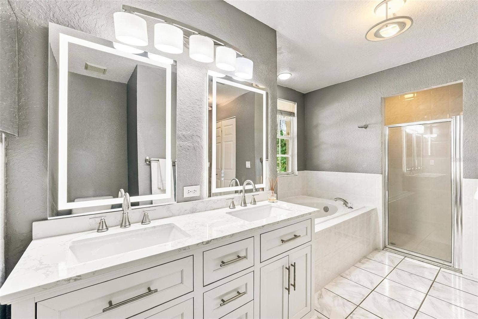 8416 SOUTHWOOD OAKS STREET, Lithia, FL 33547 8416 SOUTHWOOD OAKS STREET, Lithia, FL 33547
