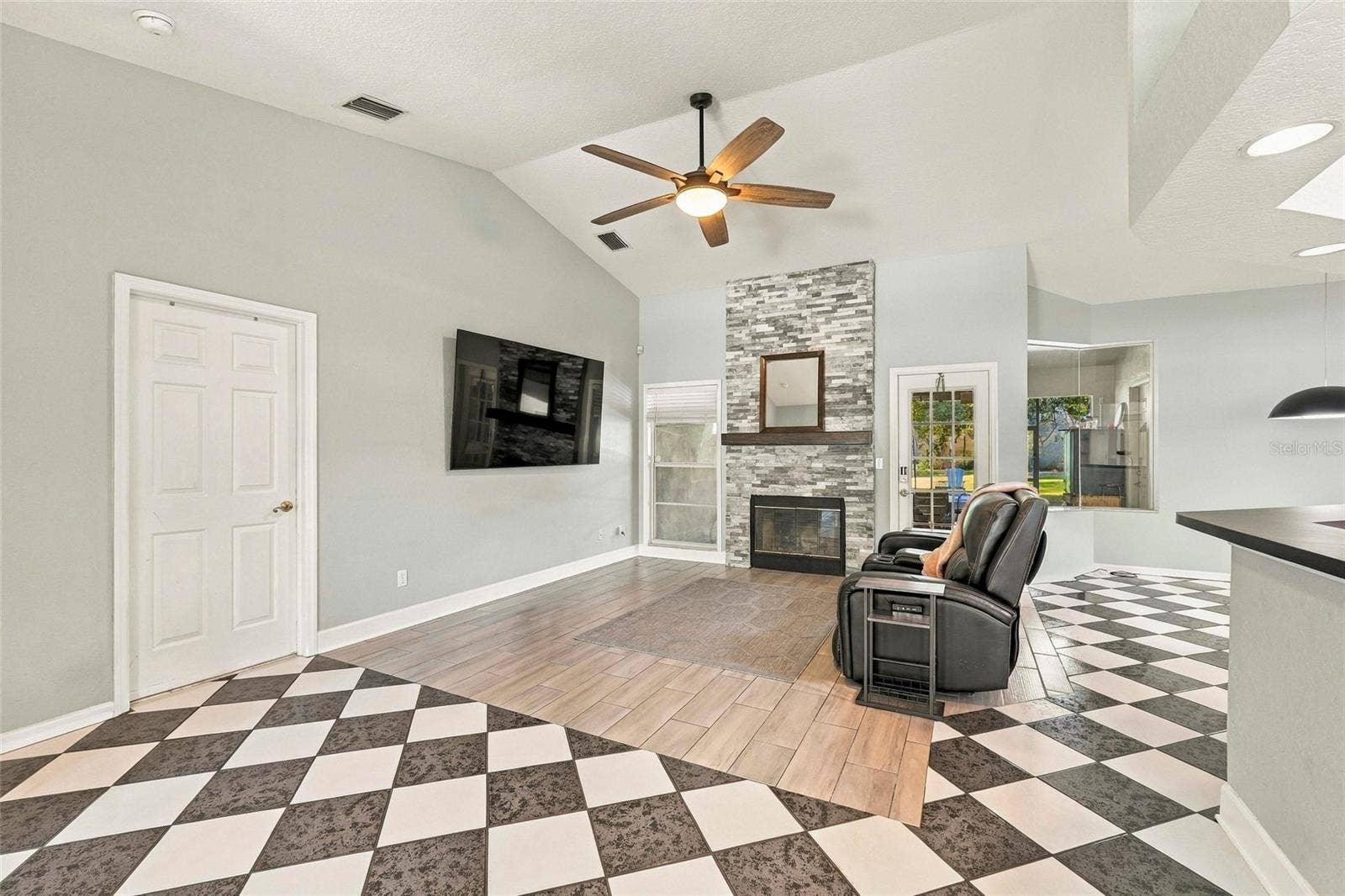 8416 SOUTHWOOD OAKS STREET, Lithia, FL 33547 8416 SOUTHWOOD OAKS STREET, Lithia, FL 33547