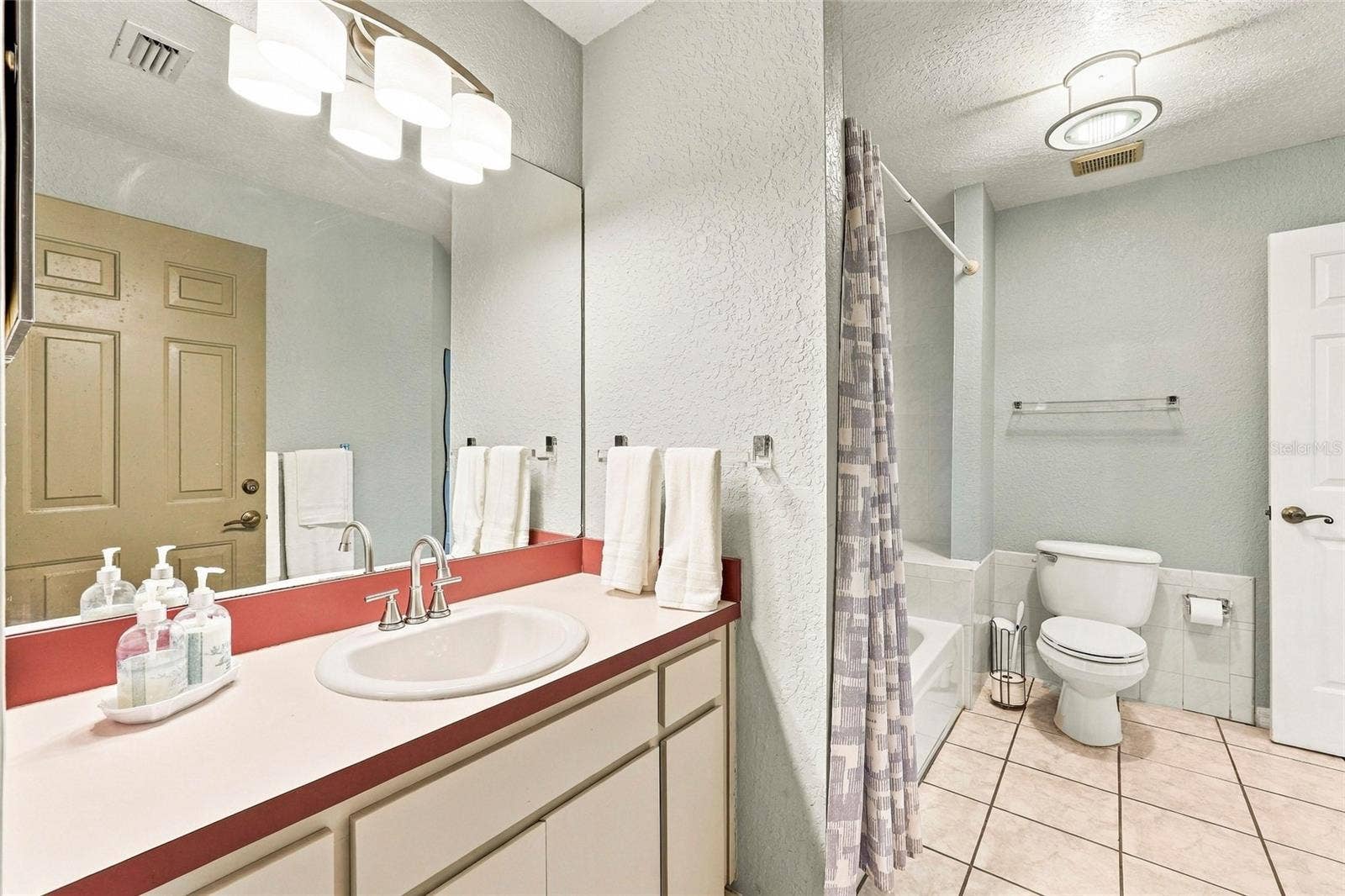 8416 SOUTHWOOD OAKS STREET, Lithia, FL 33547 8416 SOUTHWOOD OAKS STREET, Lithia, FL 33547