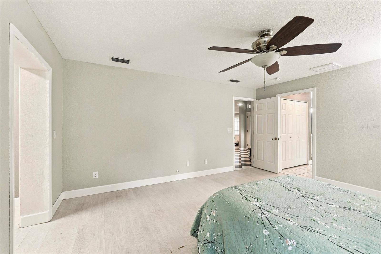 8416 SOUTHWOOD OAKS STREET, Lithia, FL 33547 8416 SOUTHWOOD OAKS STREET, Lithia, FL 33547
