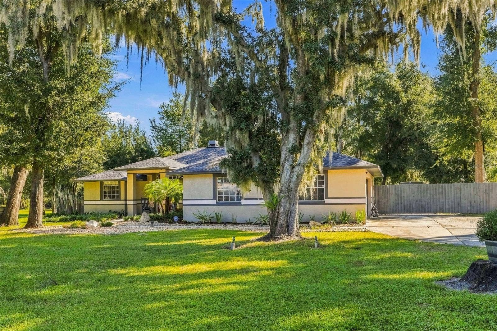 8416 SOUTHWOOD OAKS STREET, Lithia, FL 33547 8416 SOUTHWOOD OAKS STREET, Lithia, FL 33547