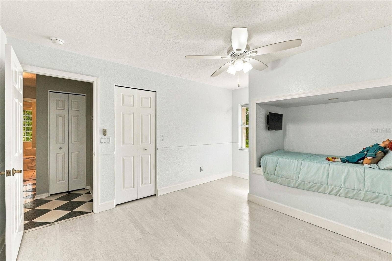 8416 SOUTHWOOD OAKS STREET, Lithia, FL 33547 8416 SOUTHWOOD OAKS STREET, Lithia, FL 33547